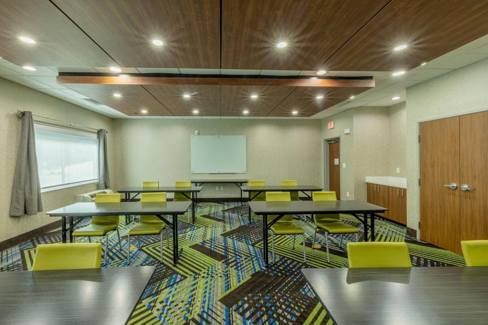Holiday Inn Express & Suites - Lindale By Ihg Zewnętrze zdjęcie